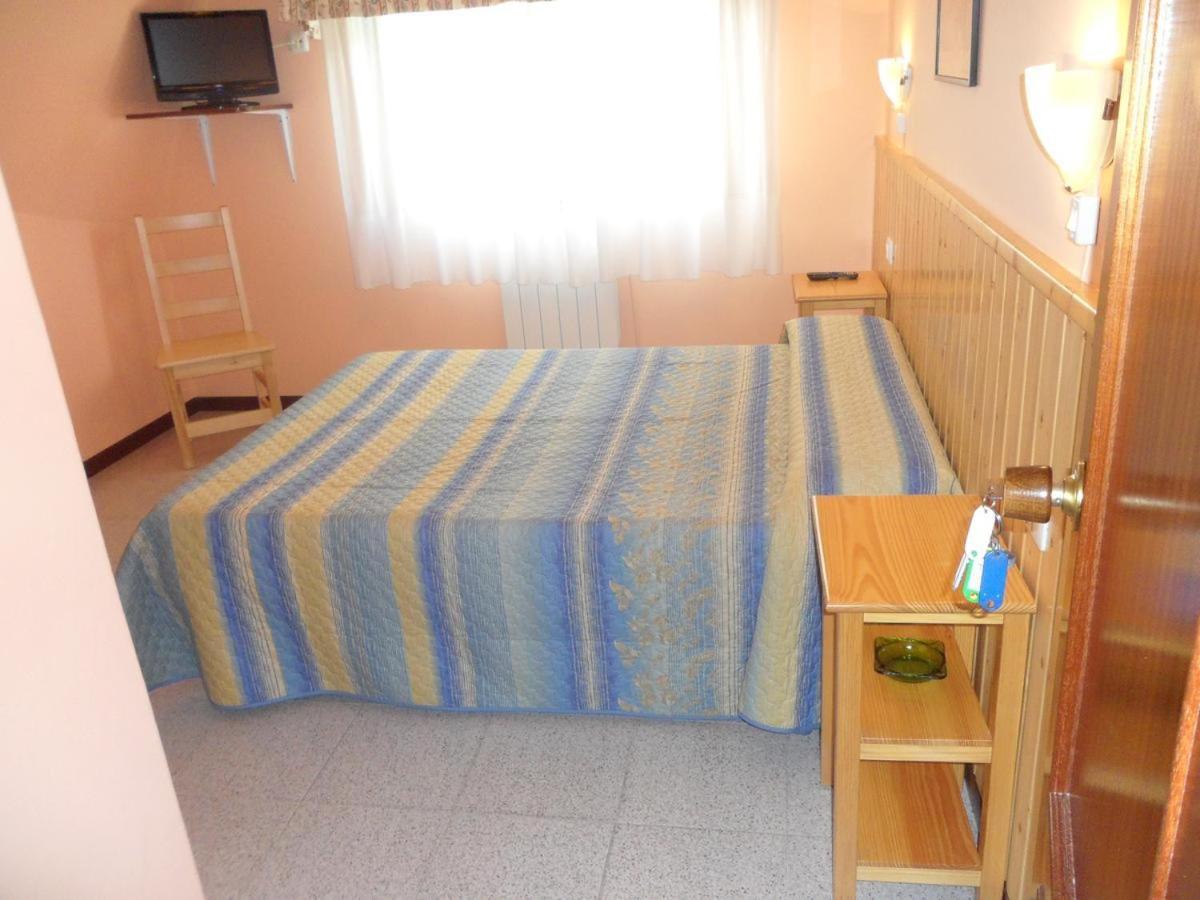 Hostal Alce Hotel Nigran Exterior photo
